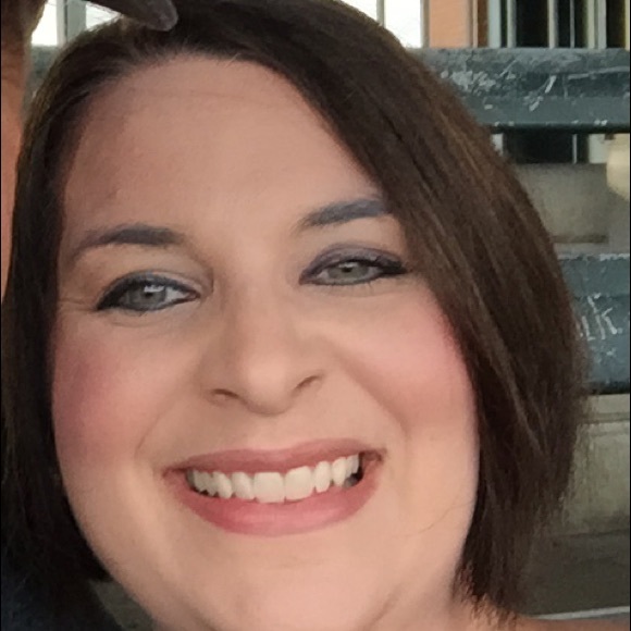 Meet your Posher, Karen - Picture 1 of 1